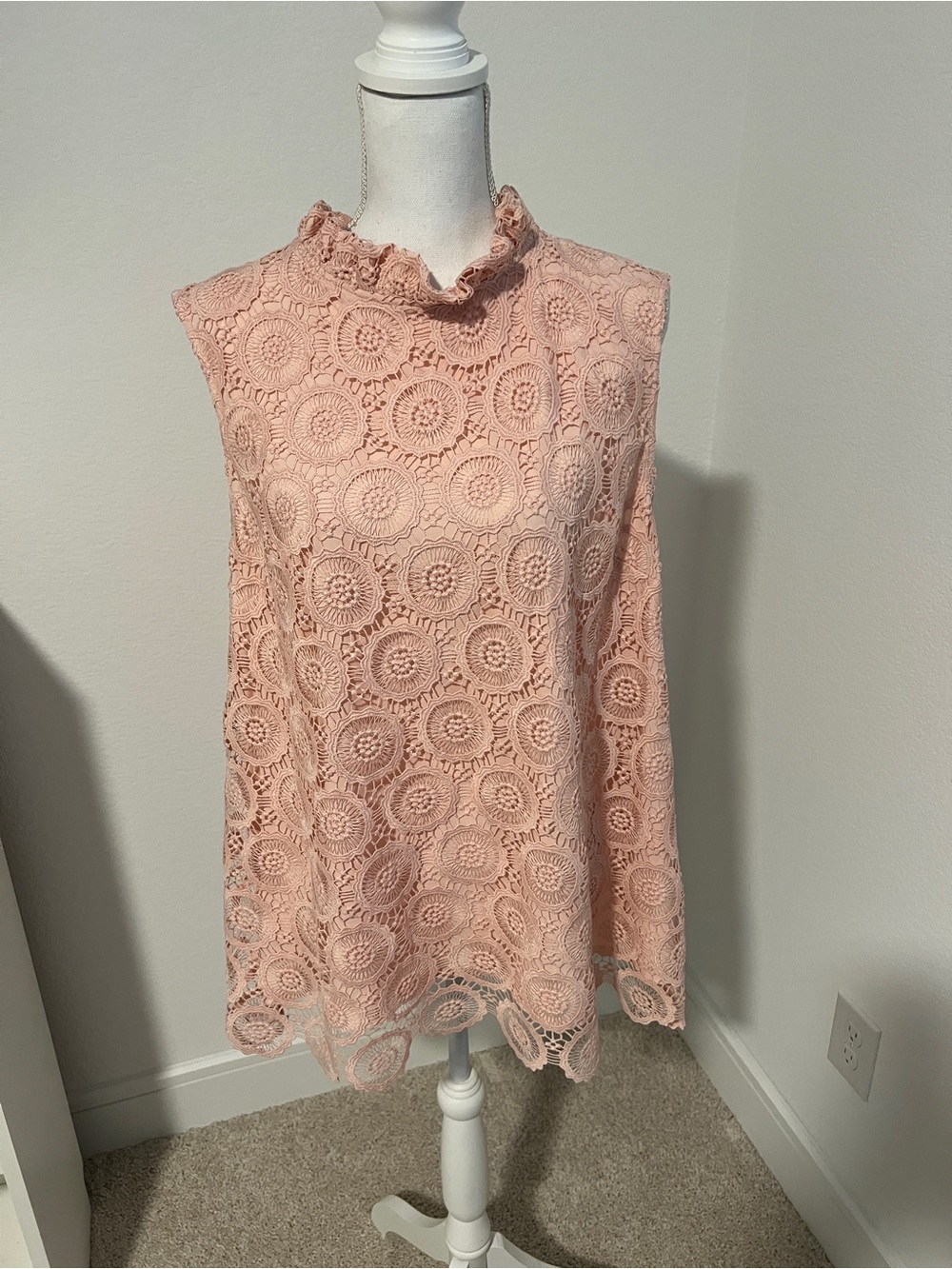 NWT Women’s Preston & York Sleeveless Pink Lace Mock Neck Top - 18